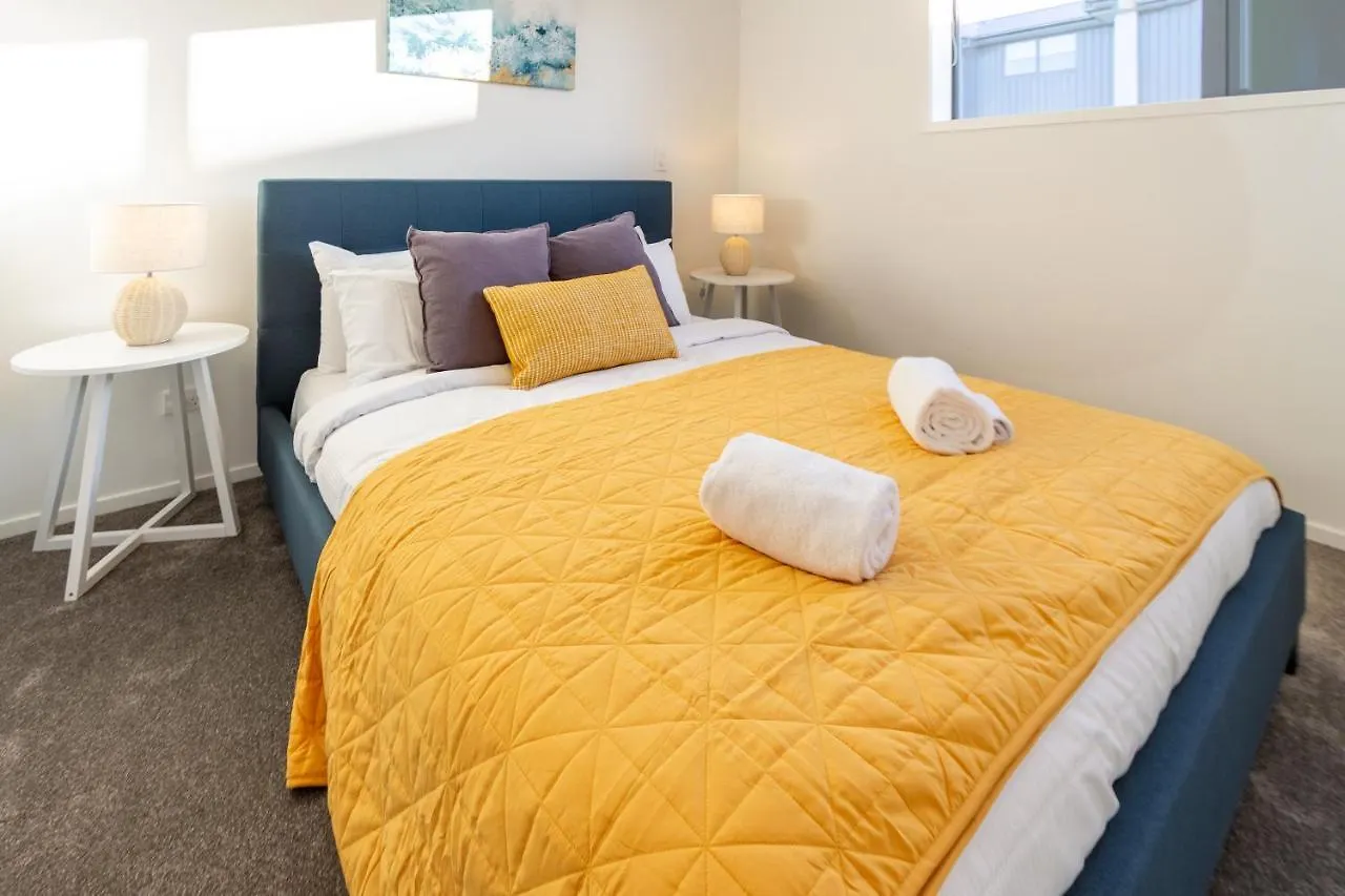 Апартаменты Urban Park Escape 2 Bed 2 Bath W/Carpark Крайстчёрч
