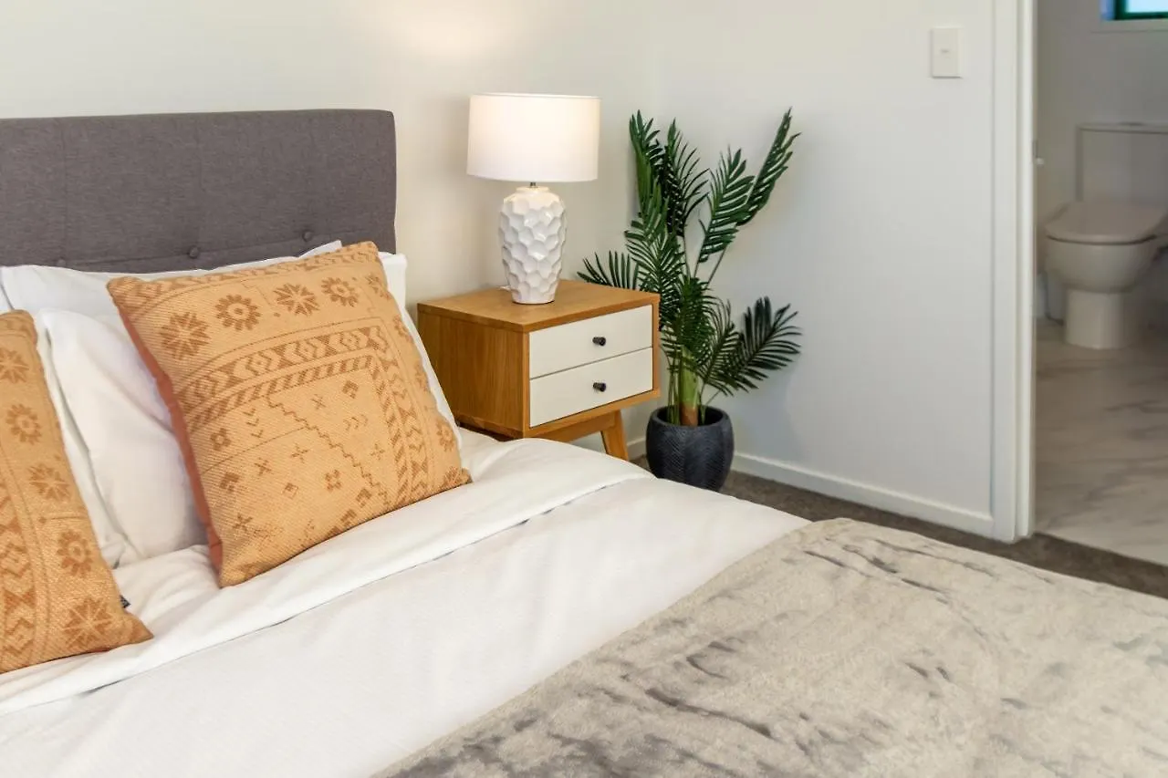 Апартаменты Urban Park Escape 2 Bed 2 Bath W/Carpark Крайстчёрч